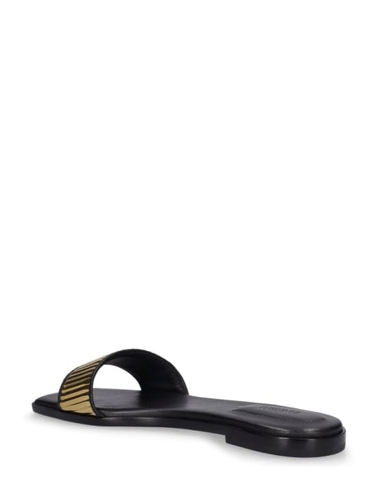 SIMKHAI: Sandali slide con fascia a coste