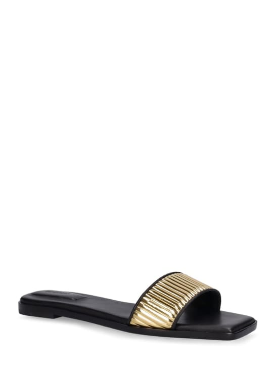 SIMKHAI: Sandali slide con fascia a coste