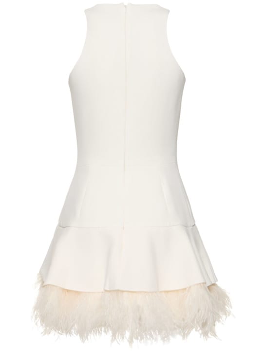 David Koma: Minidress svasato con piume