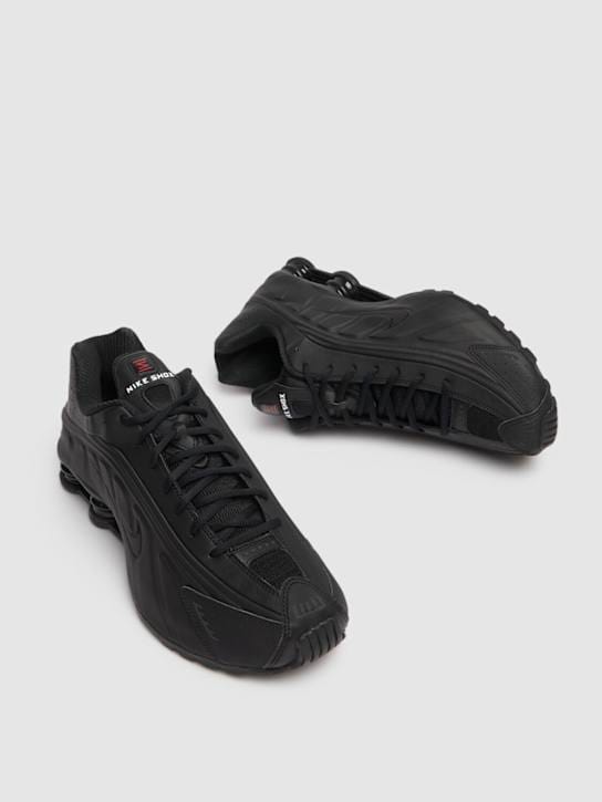 Nike: Nike Shox R4 Sneakers