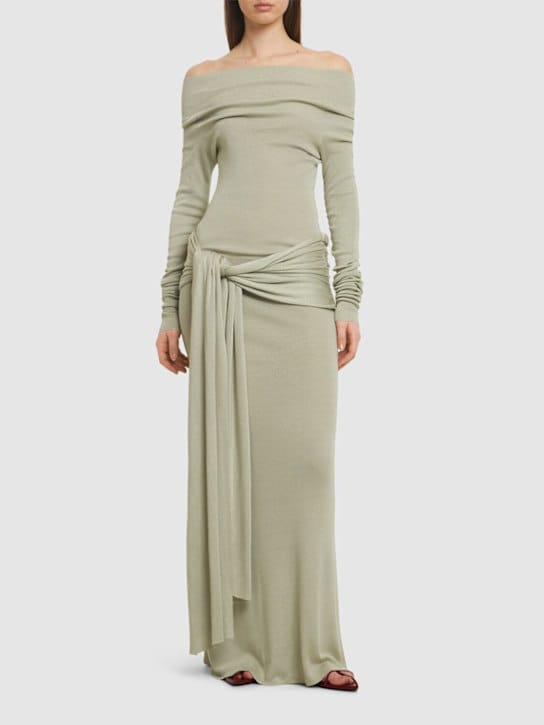 Aya Muse: Vestido largo de punto de seda con drapeado