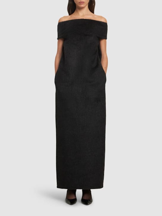 The Row: Abito lungo in cashmere a spalle scoperte