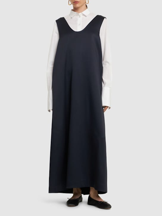 Carven: Abito lungo con spilla gioiello