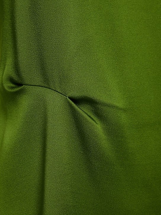 Victoria Beckham: 垂褶绸缎上衣