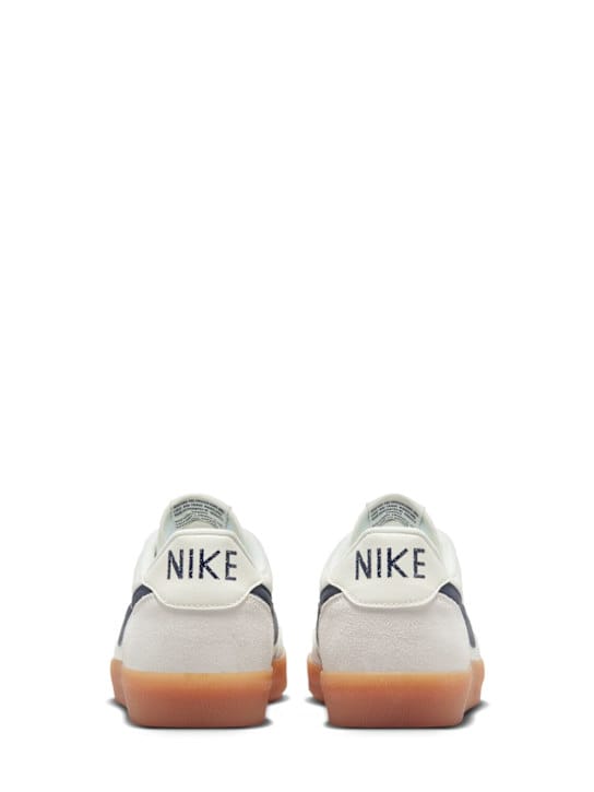 Nike: Low-top sneakers with flat sole
