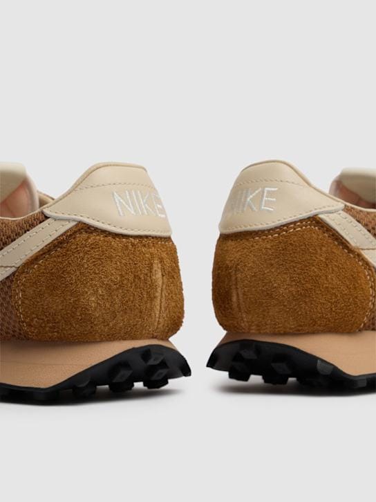 Nike: Low-top sneakers with suede details