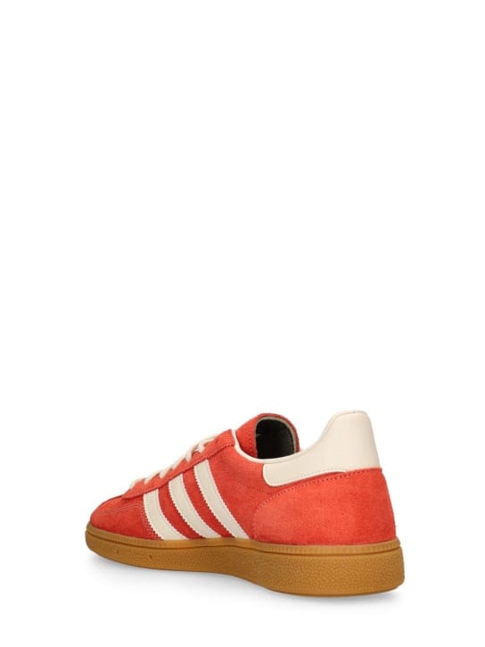 adidas Originals: Low-top sneakers with lace-up fastening