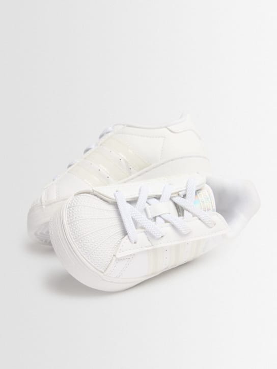adidas Originals - 超级明星发光运动鞋