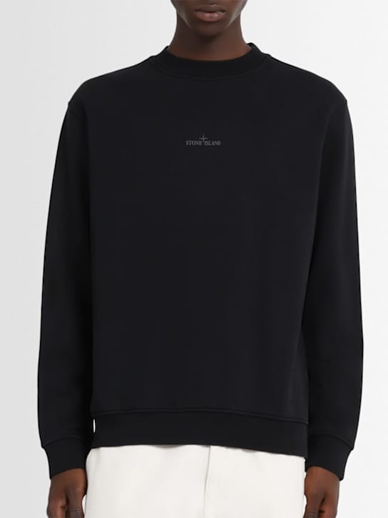 Stone Island: Felpa in cotone con stampa posteriore