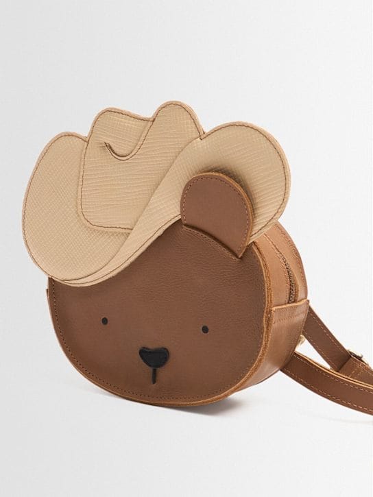 Donsje: Bear leather backpack