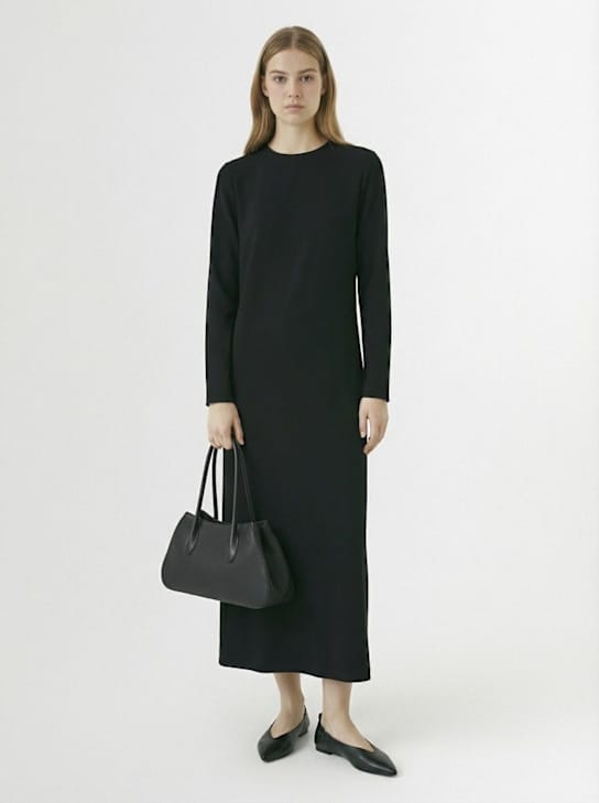 A.EMERY: Robe en satin avec découpe dos