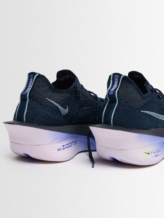 Nike: Low-top sneakers with chunky sole