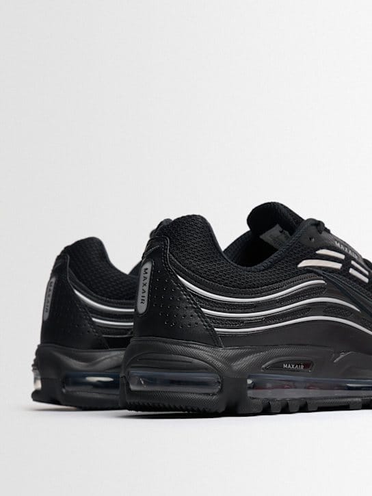 Nike: Low sneakers with platform sole