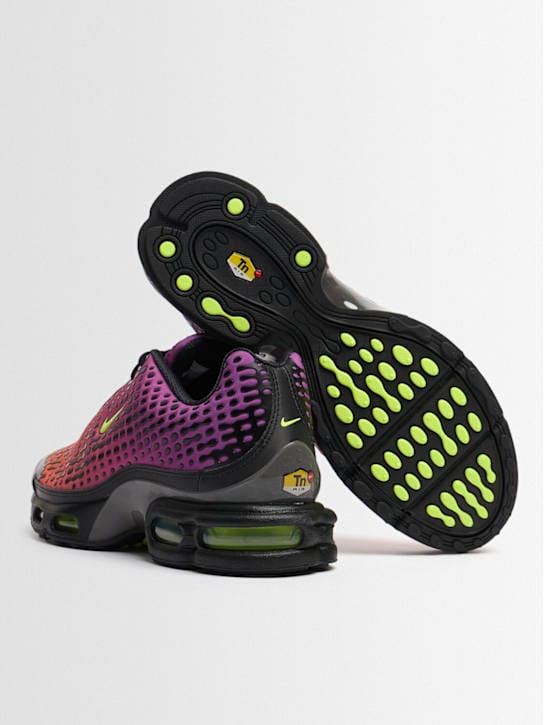 Nike: Low-top sneakers with chunky sole