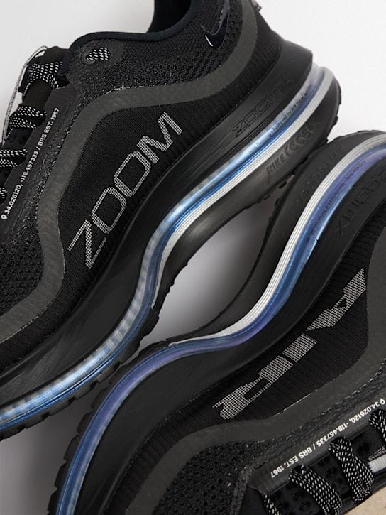 Nike: Low-top sneakers with thick sole