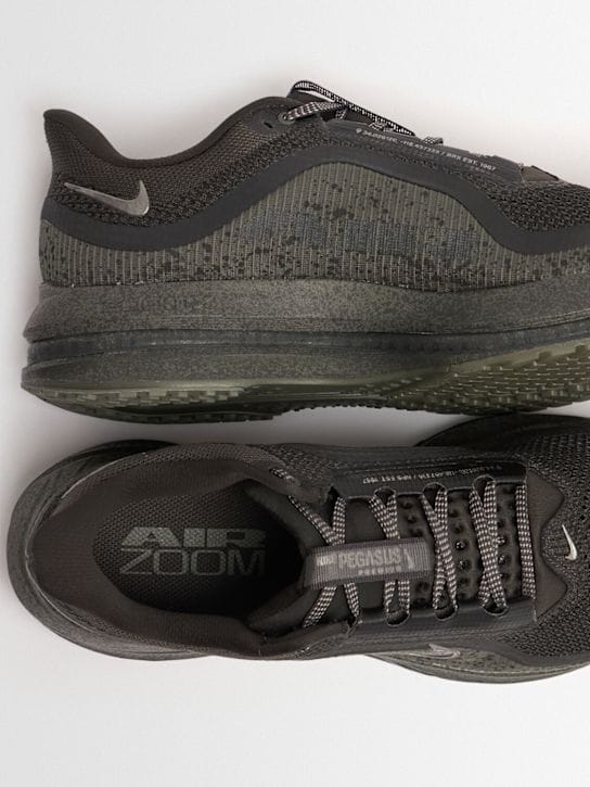 Nike: Low-top sneakers with chunky sole