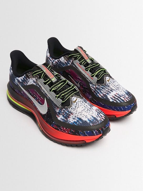 Nike: Low-top sneakers with chunky sole