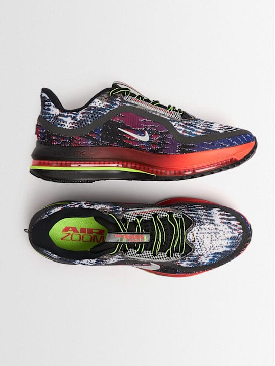 Nike: Low-top sneakers with chunky sole