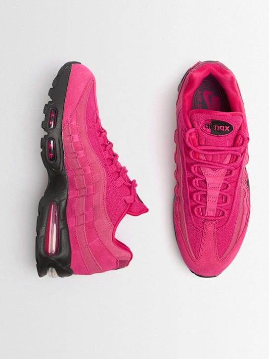 Nike: Low-top sneakers with chunky sole