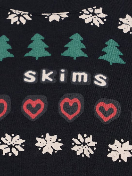 SKIMS: 长袖上衣和裤子套装