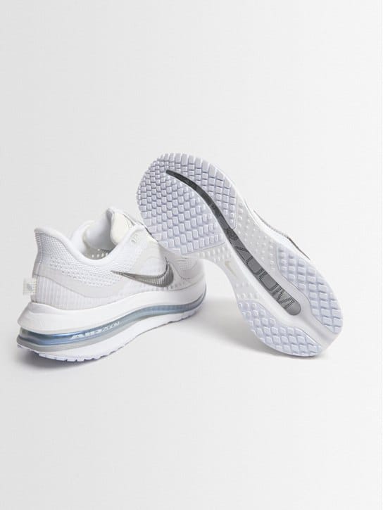 Nike: Pegasus Premium Sneakers