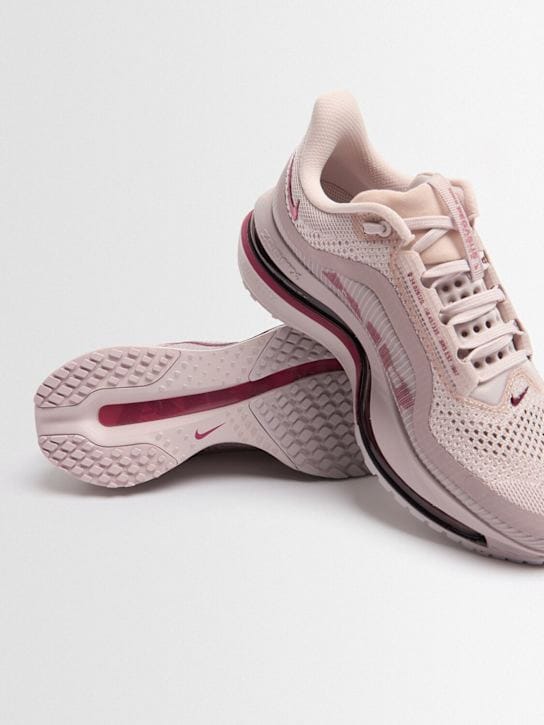 Nike: Pegasus Premium Sneakers