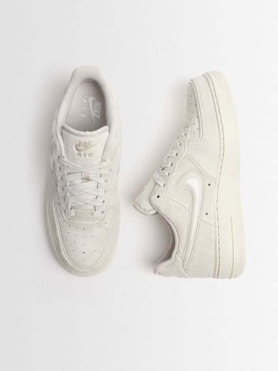 Nike: Air Force 1 '07 Sneakers