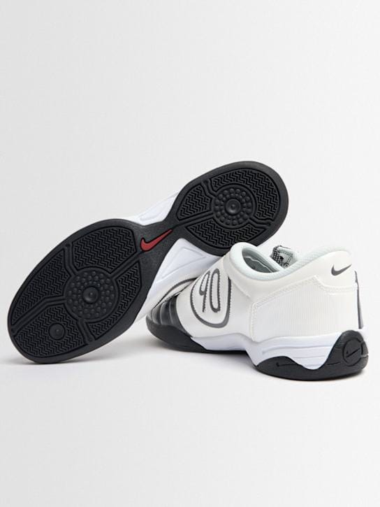 Nike: Total 90 Sneakers