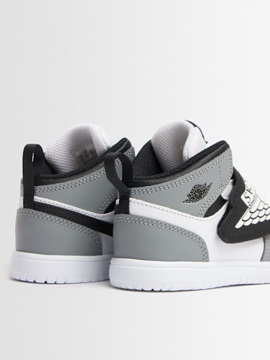 Jordan: 天际 Jordan 1 运动鞋