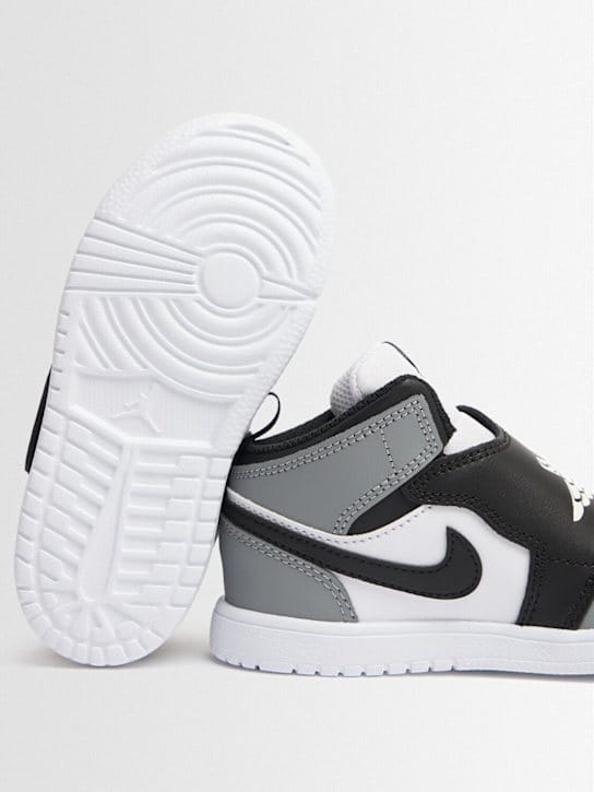 Jordan: 天际 Jordan 1 运动鞋