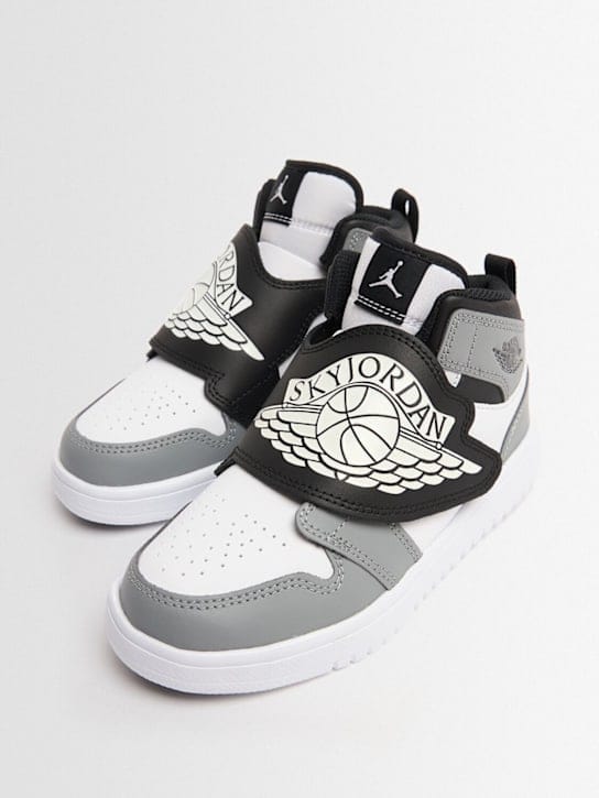 Jordan - 天空 Jordan 1 运动鞋