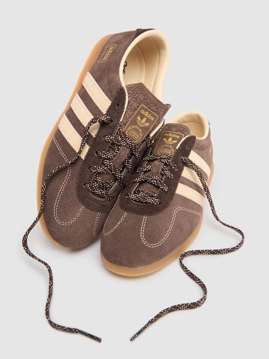 adidas Originals - 低帮运动鞋，带带系设计