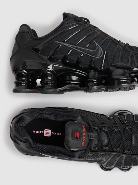 Nike: Sneakers Shox TL