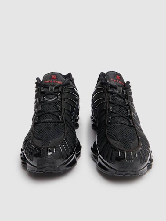 Nike: Sneakers Shox TL