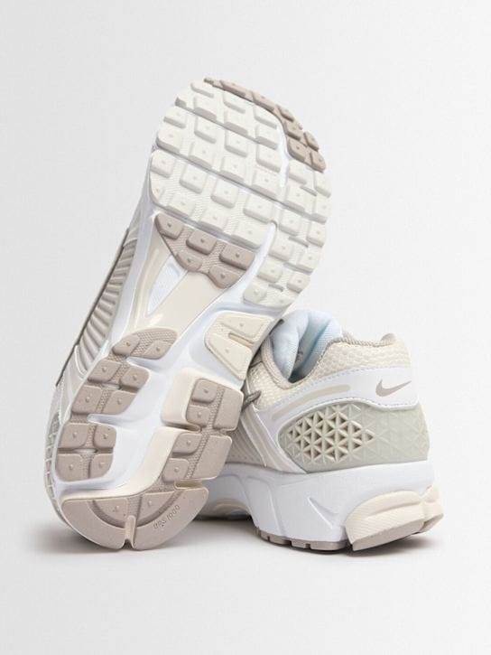 Nike: Zoom Vomero 5 Sneakers