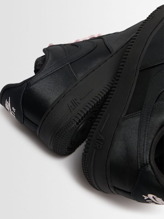Nike: Sneakers Air Force 1'07 LV8