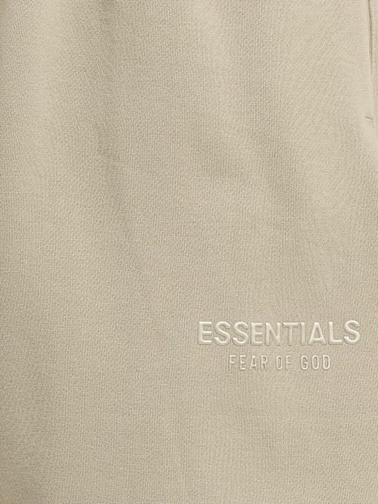 Fear of God ESSENTIALS - 带松紧腰带的短裤