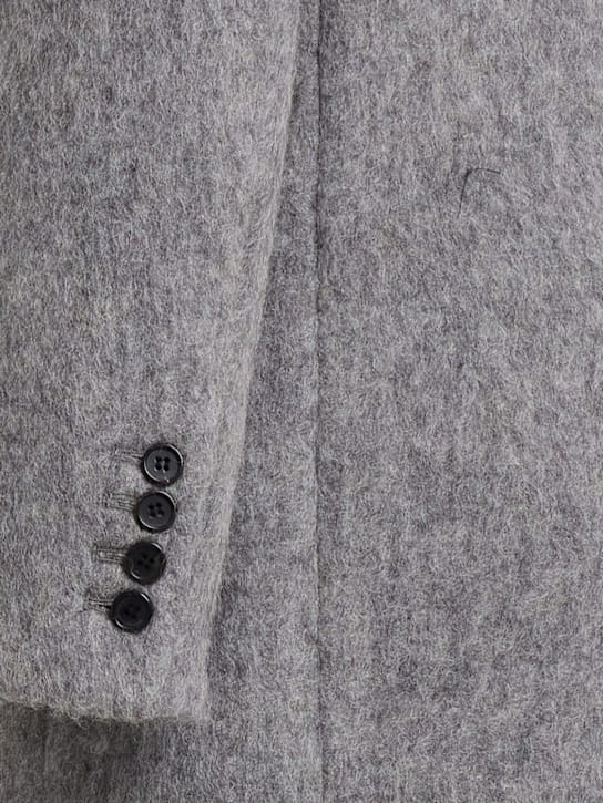 Tonywack: Double-breasted coat with pointed collar