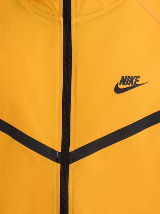Nike: 中央拉链夹克