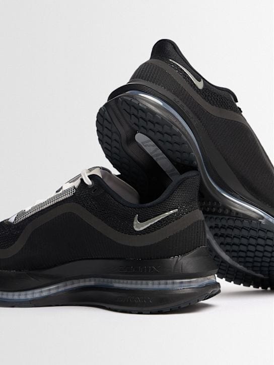 Nike: Pegasus Premium Sneakers