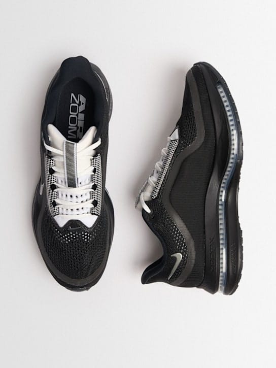 Nike: Low-top sneakers with chunky sole