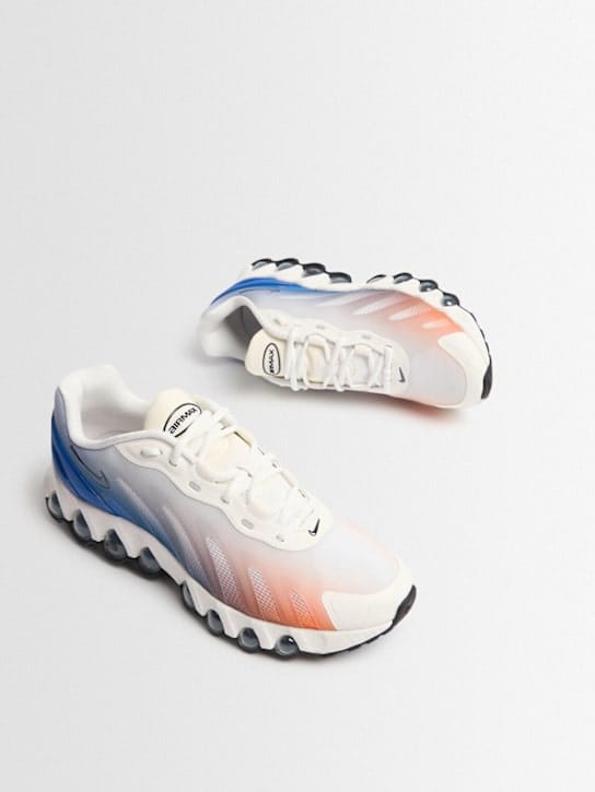 Nike - 低帮球鞋，厚底设计