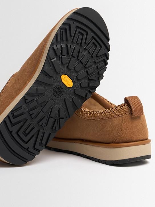 Ugg: 与 Vibram 鞋底的 Tasman GTX  Moccasins