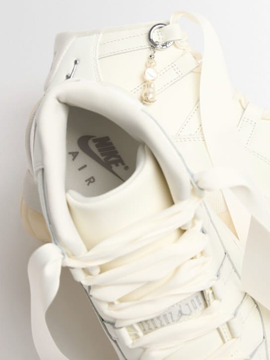 Jordan: Air Jordan 11 Retro sneakers
