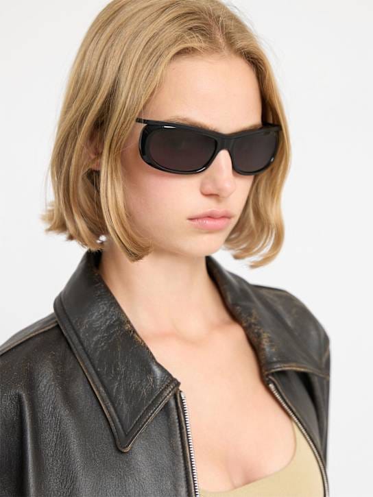 Flatlist Eyewear: 口罩太阳镜