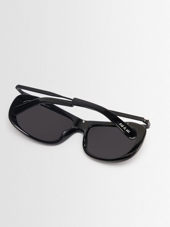 Flatlist Eyewear: 口罩太阳镜