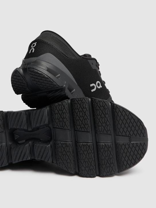 On: Sneakers Cloud x 4