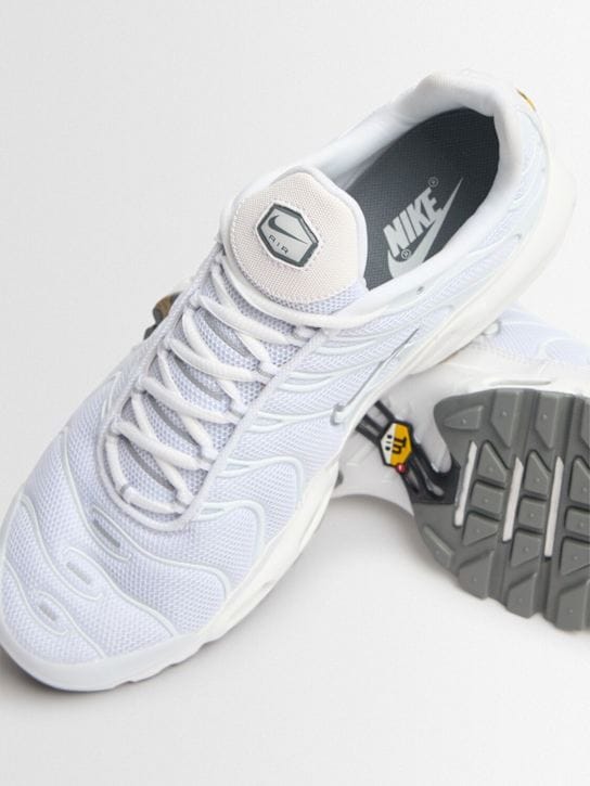 Nike: Low-top sneakers with chunky sole