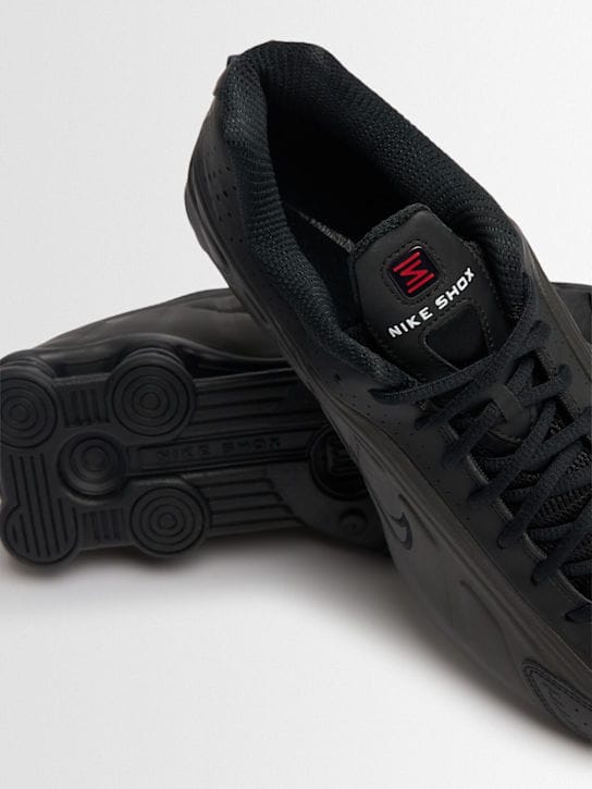 Nike: Low-top sneakers with chunky sole