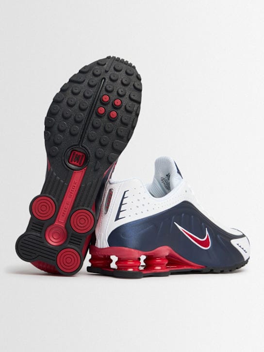 Nike: Low-top sneakers with chunky sole